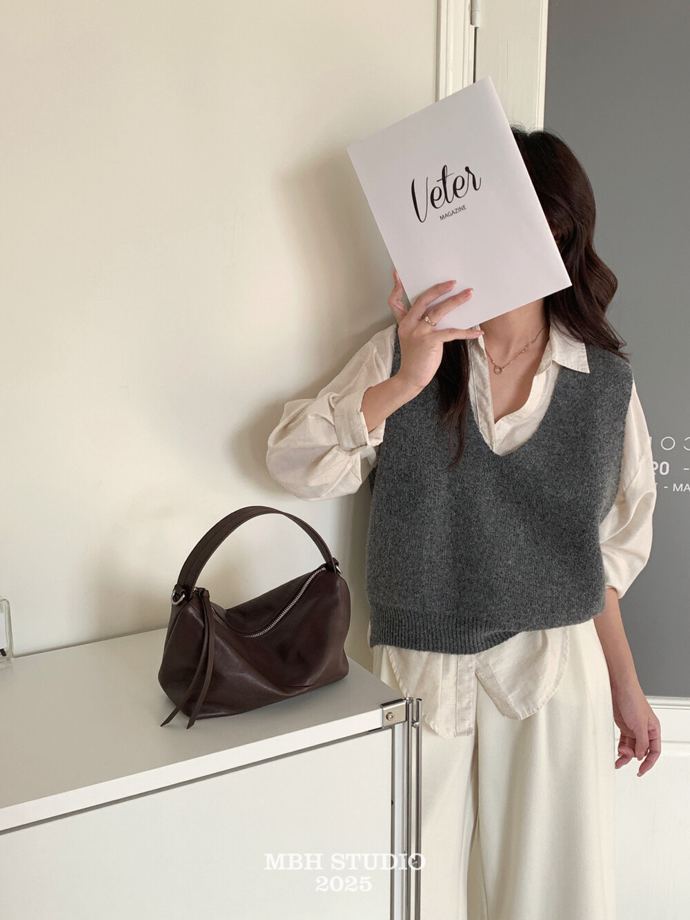 MBH Vegetable-Tanned Sheepskin Geometric Soft Leather Solid Minimalist Versatile Handbag - Image 3