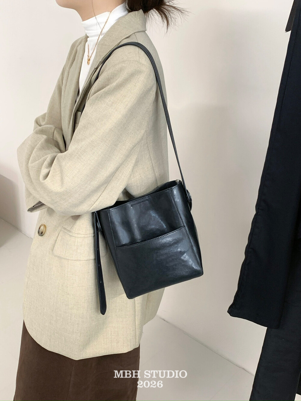 MBH Top-Grain Vegetable-Tanned Leather Mini Bucket Bag with Slip Pocket, Handbag Crossbody Shoulder Bag - Image 2