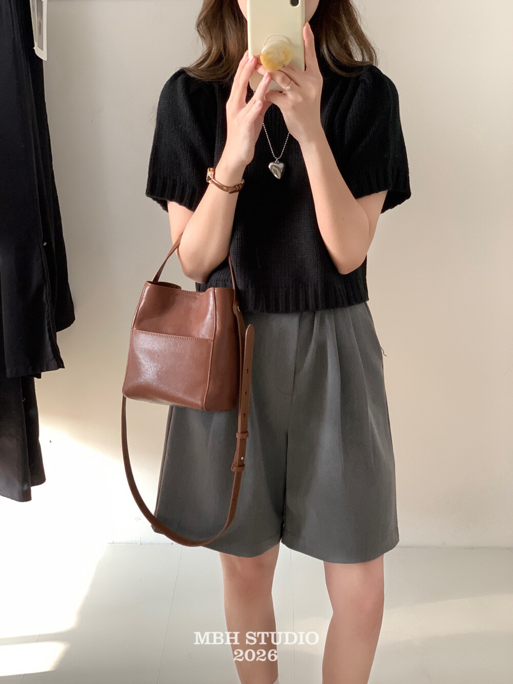 MBH Top-Grain Vegetable-Tanned Leather Mini Bucket Bag with Slip Pocket, Handbag Crossbody Shoulder Bag - Image 3