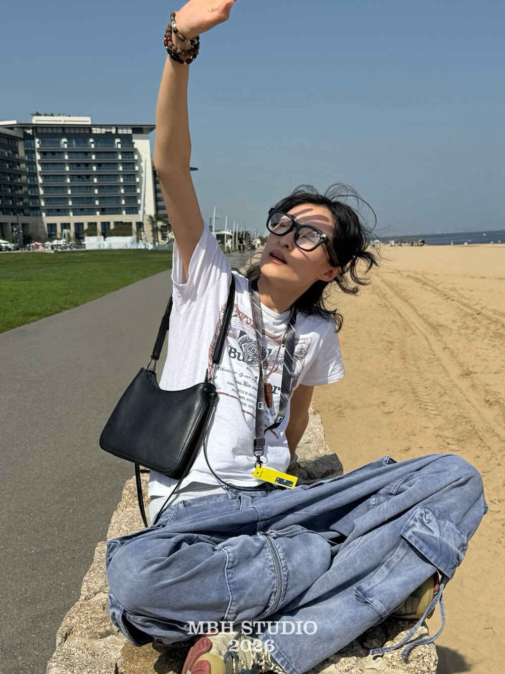 Jennie Style Minimalist Accordion Bag in Top Layer Cowhide Leather with Shoulder Strap - Image 4