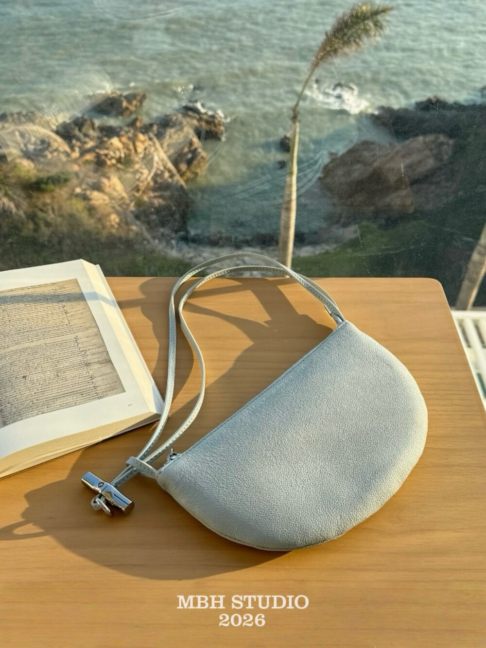 MBH Minimalist Relaxed Crescent Top Layer Cowhide Candy Color Versatile Shoulder Bag