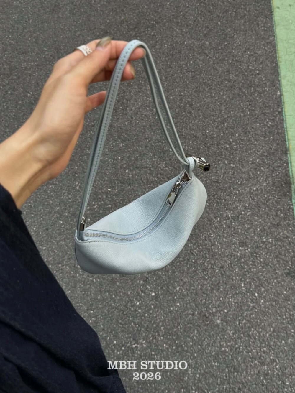 MBH Minimalist Relaxed Crescent Top Layer Cowhide Candy Color Versatile Shoulder Bag - Image 4