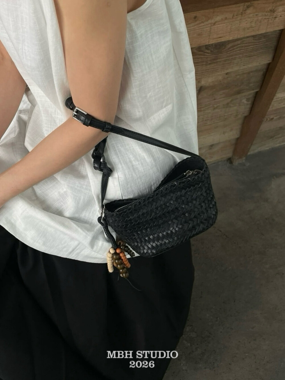 Handwoven Mini Boat Bag Resort Style Crossbody Shoulder Bag - Image 3