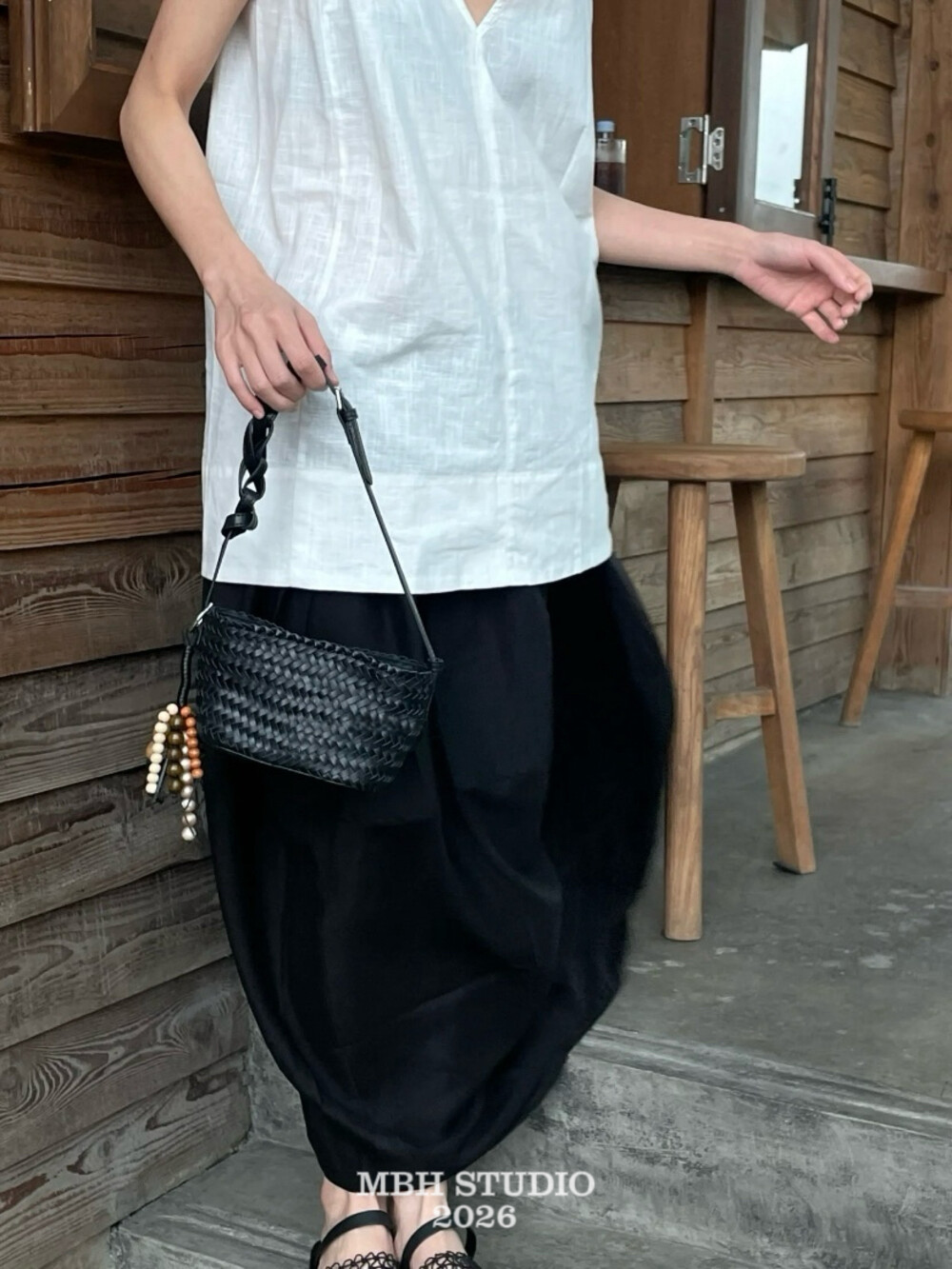 Handwoven Mini Boat Bag Resort Style Crossbody Shoulder Bag - Image 4