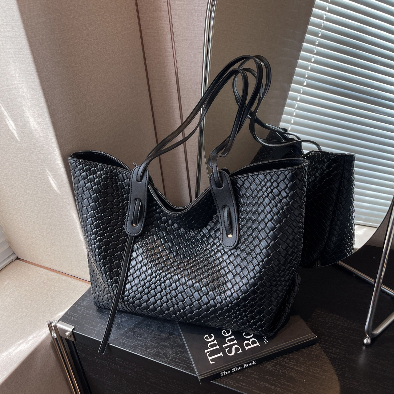 2026 New Large Capacity Woven Bag Women Vintage Versatile Shoulder Underarm Bag Korean Style Handbag Tote