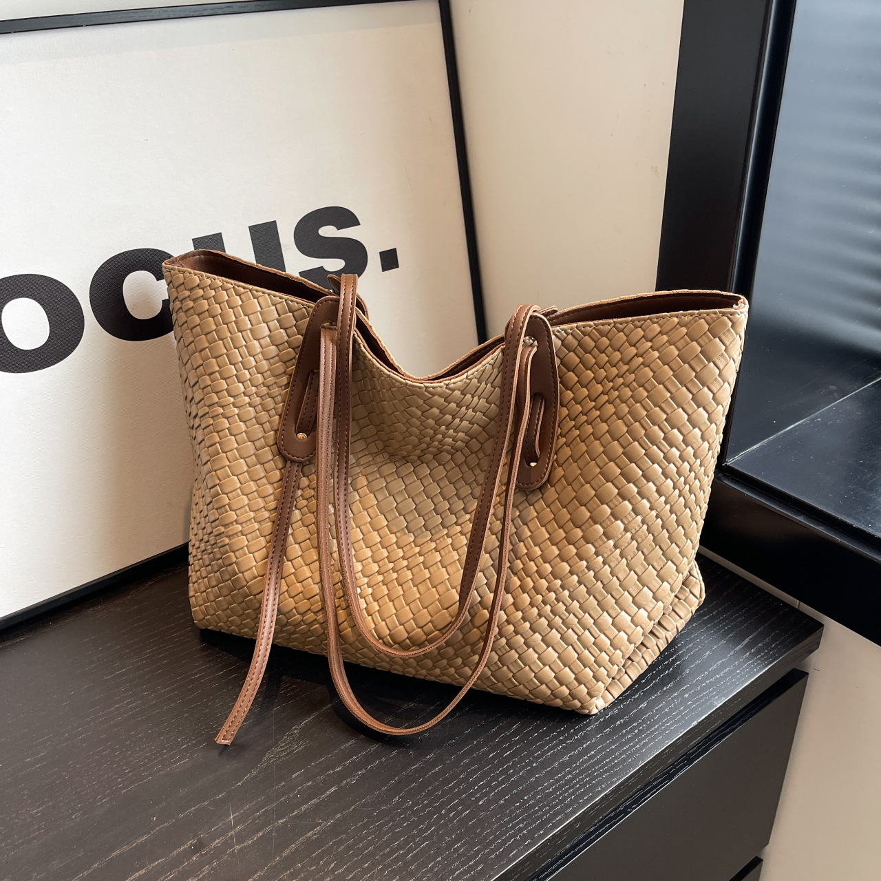 2026 New Large Capacity Woven Bag Women Vintage Versatile Shoulder Underarm Bag Korean Style Handbag Tote - Image 2