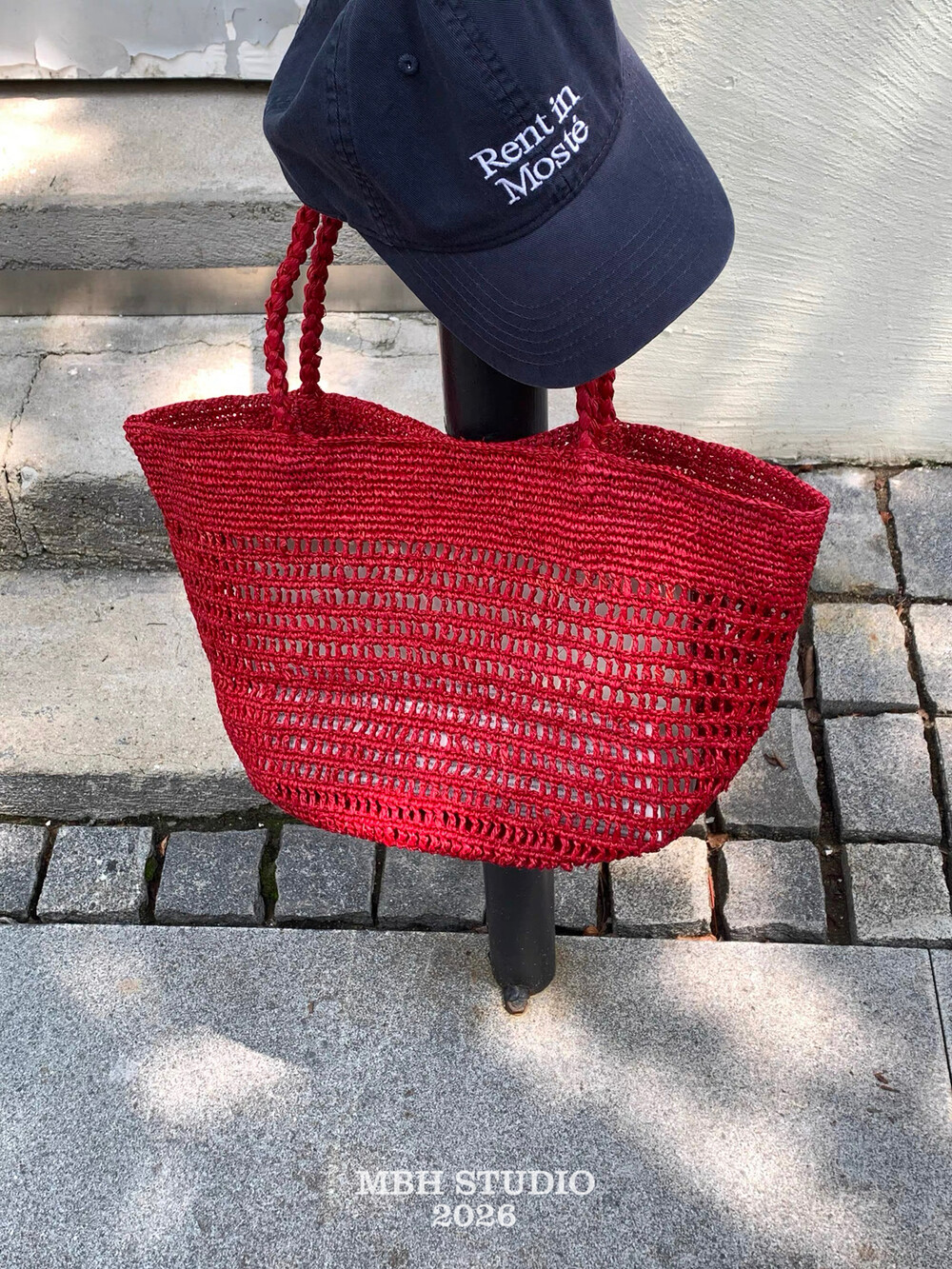 MBH French Vacation Style Red Raffia Woven Tote Bag Hollow Large Capacity Shoulder Bag - Image 4